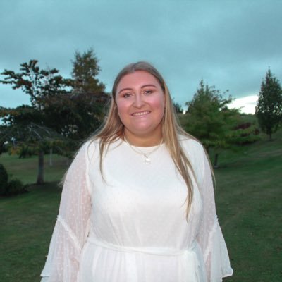 Profile Picture of Lara Robertson (@lararobertson01) on Twitter