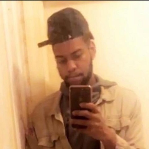 Profile Picture of Shone Brodus (@brodusshone) on Poshmark