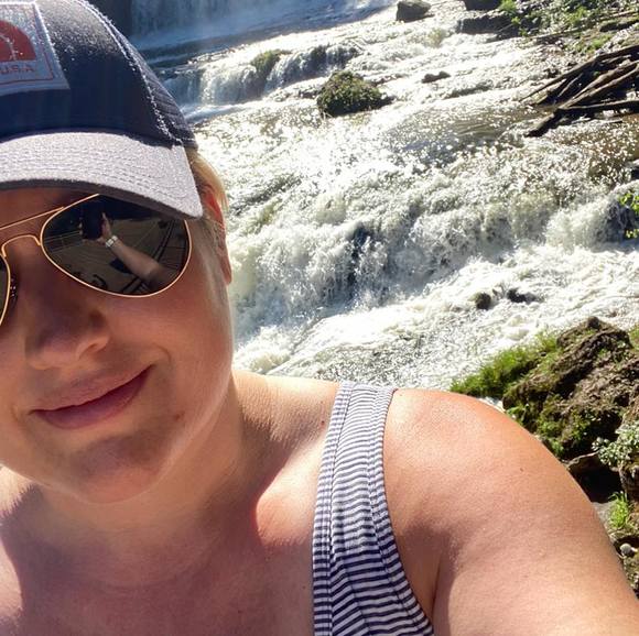 Profile Picture of Carrie Kujak (@cmkujak) on Poshmark