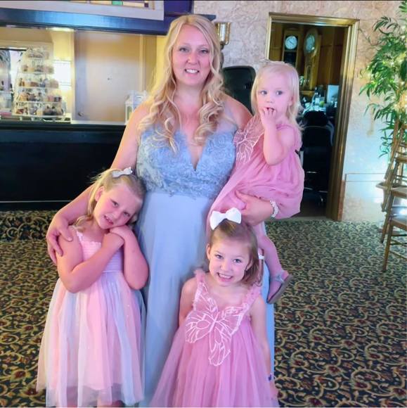 Profile Picture of Katelyn Cross (@katelyncross219) on Poshmark