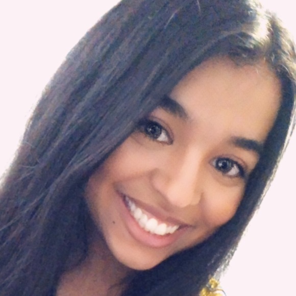 Profile Picture of Faryaal Alam (@faryaalalam) on Poshmark