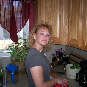 Profile Picture of Heather Garner (@poodlepurrm) on Myspace