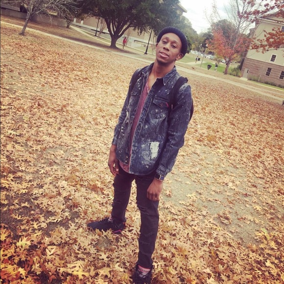 Profile Picture of Marcemarcel Moorer (@moorer24) on Poshmark