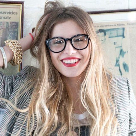 Profile Picture of Andrea Clarkson (@chicfashionshop) on Poshmark