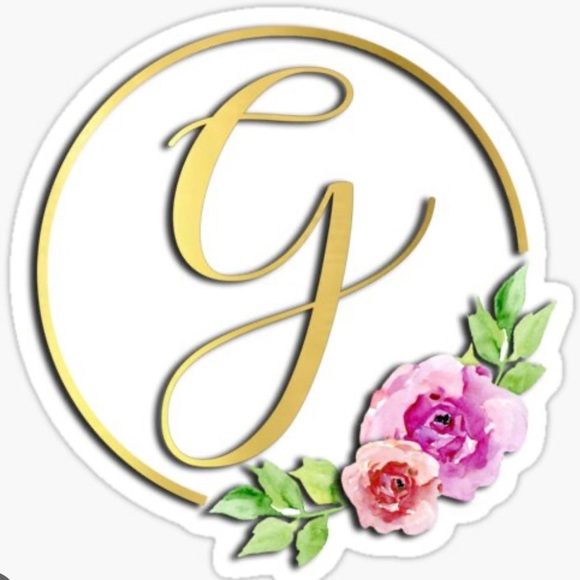 Profile Picture of Gwen Guinto (@gshopsyyc) on Poshmark