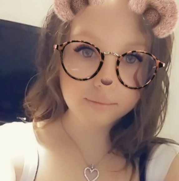 Profile Picture of Laura Koviack (@laurakoviack) on Poshmark