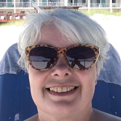 Profile Picture of Corie-Lynn Cloud (@Momlovesretro) on Twitter