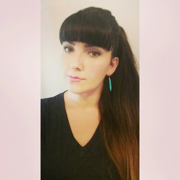 Profile Picture of Danielle Neely (@daniellealine) on Poshmark