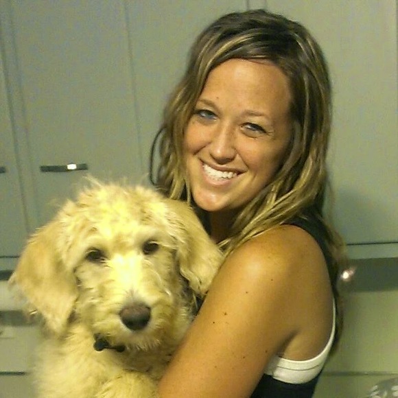 Profile Picture of Kelly Zebron (@kzebron) on Poshmark