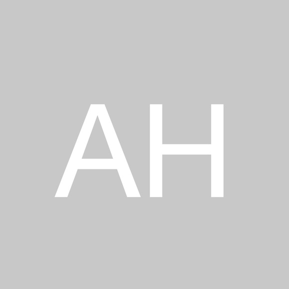 Alainie Hazlett - Poshmark Profile Picture of Alainie Hazlett (@alainie_hazlett) on Poshmark