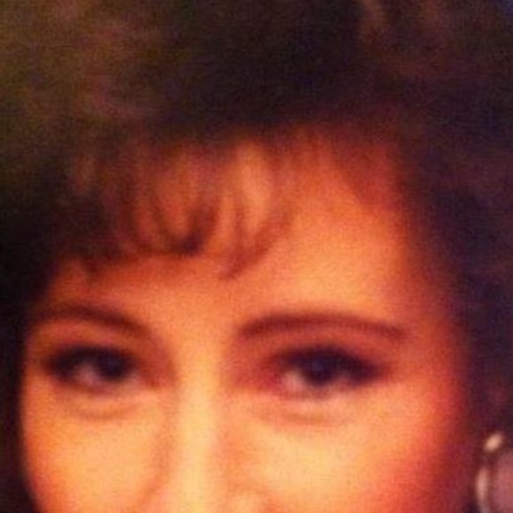 Profile Picture of Debbie Koehler young (@debyoung) on Poshmark