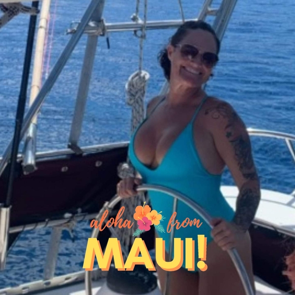 Profile Picture of Mari Vanderputten (@marivsalazar) on Poshmark