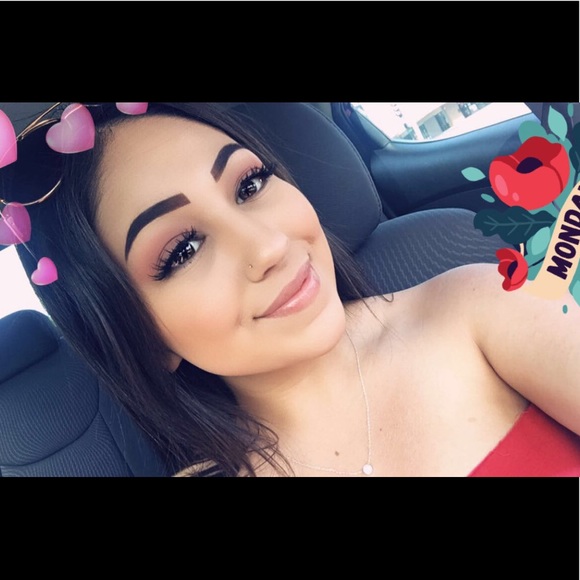 Profile Picture of Olivia Mazzulla (@oliviamazzulla) on Poshmark