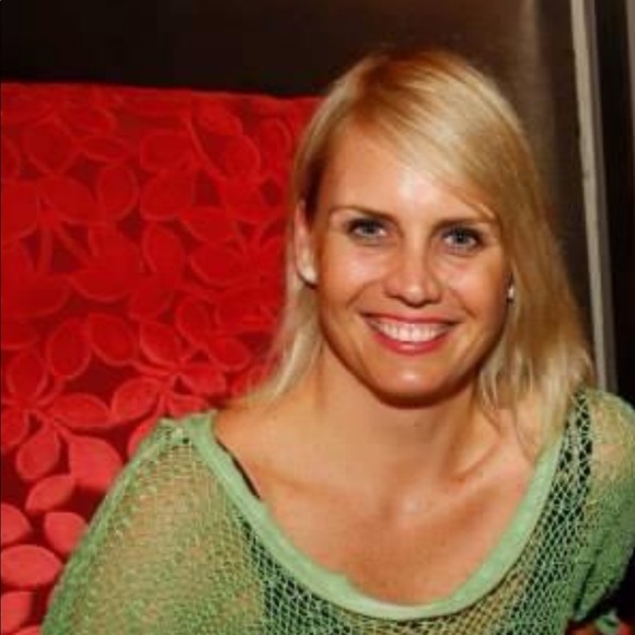 Profile Picture of Jodie Twite (@jodietwite) on Poshmark