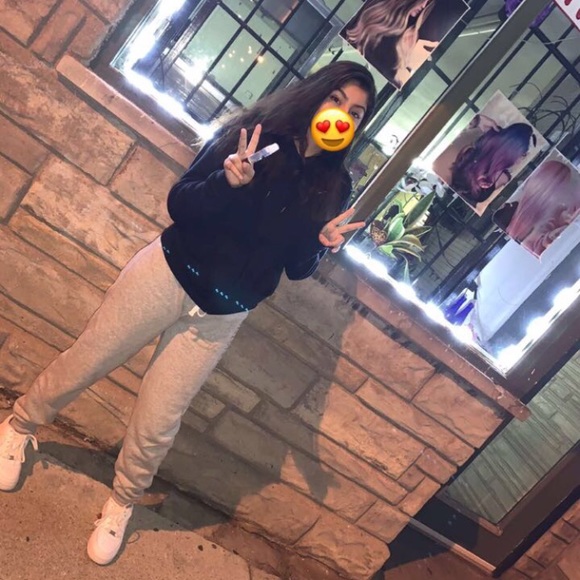 Profile Picture of Arely Sanchez (@arelya715) on Poshmark