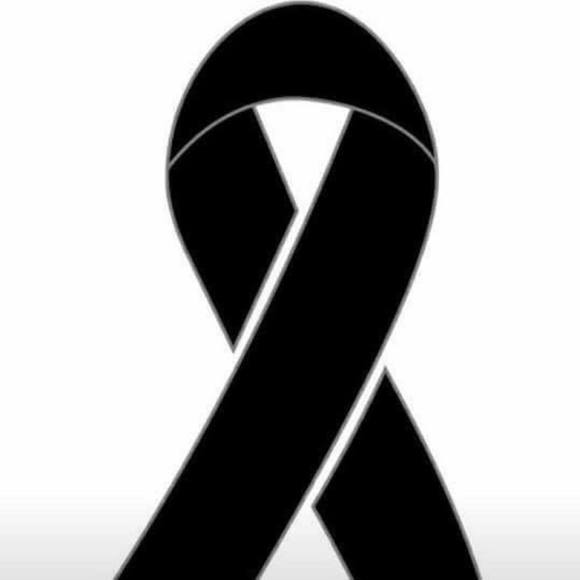 Vella Loved - Poshmark Profile Picture of Vella Loved (@almcontemporary) on Poshmark