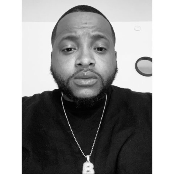 Profile Picture of Brandon Delitz (@delitzbd) on Poshmark