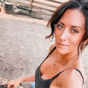 Profile Picture of Amanda Mackin (@amandamackin) on Tiktok