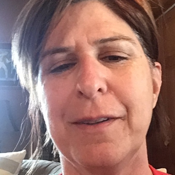 Profile Picture of Ann Bleacher (@annbleacher) on Poshmark