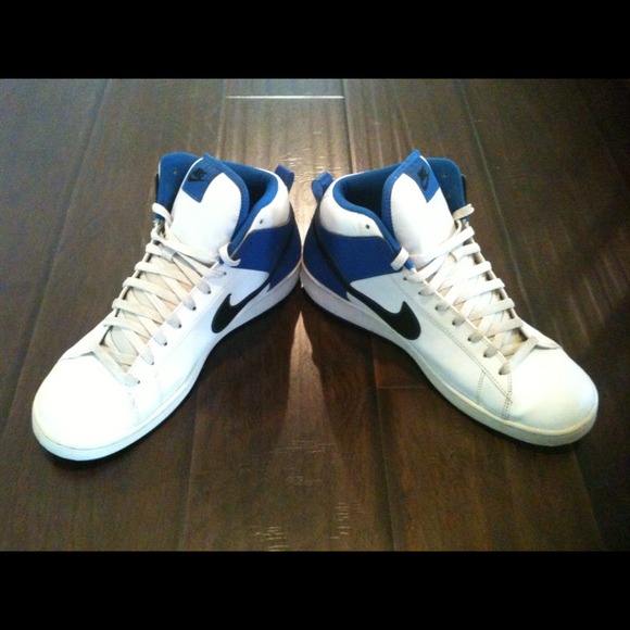 Profile Picture of Drew Decoud (@afroballer) on Poshmark