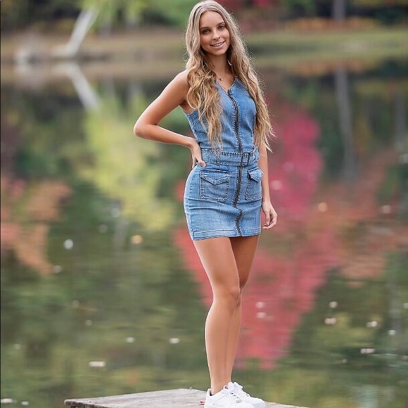 Profile Picture of Julia Maslinski (@juliamaslinski) on Poshmark