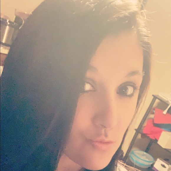 Crystal Doiel - Poshmark Profile Picture of Crystal Doiel (@crystalynn12) on Poshmark