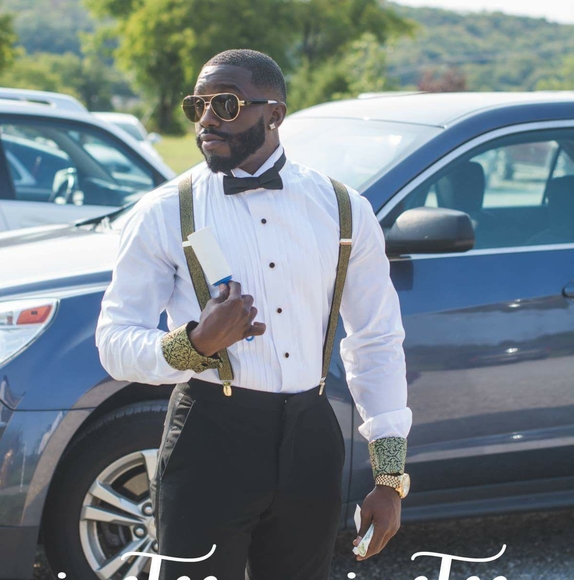 Profile Picture of David Oliver (@manyo85) on Poshmark