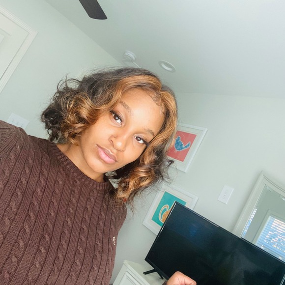 Profile Picture of Jazmyn Sippio (@jazmynsippio) on Poshmark