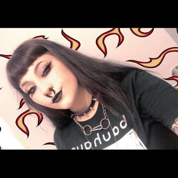 Lorena Keirstead - Poshmark Profile Picture of Lorena Keirstead (@yikeslorena) on Poshmark