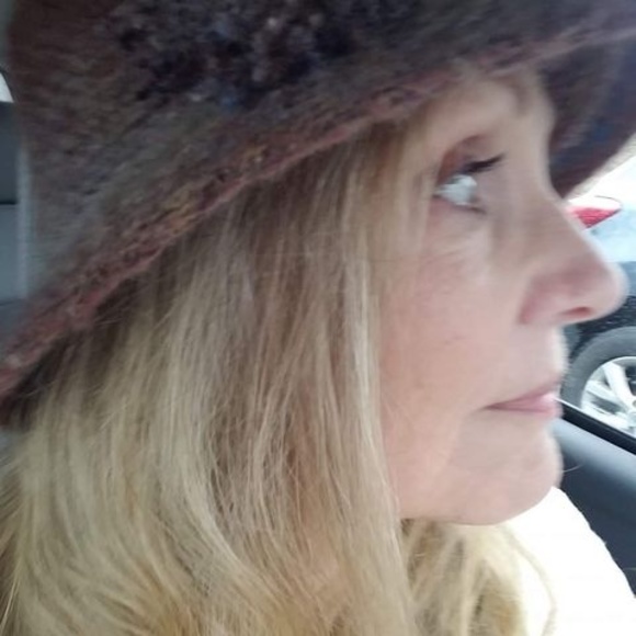 Profile Picture of Debbie Alexander (@dlajs) on Poshmark