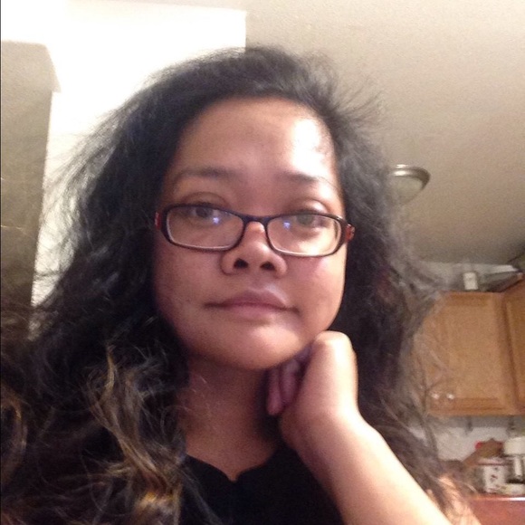 Profile Picture of Editha Babauta (@edithababauta) on Poshmark