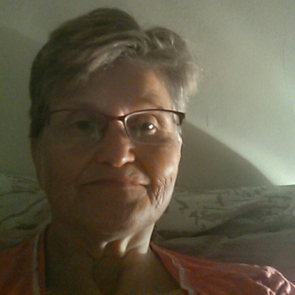 Profile Picture of Cheryl Calhoun (@cheryc) on Poshmark