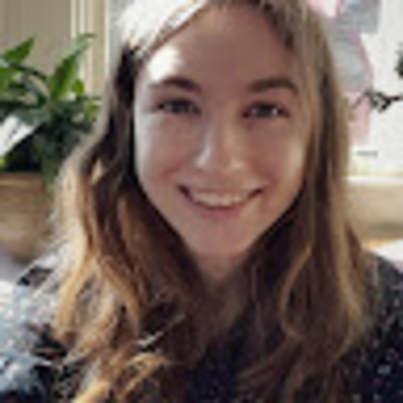 Profile Picture of Lisa Perreault (@lperreault95) on Poshmark