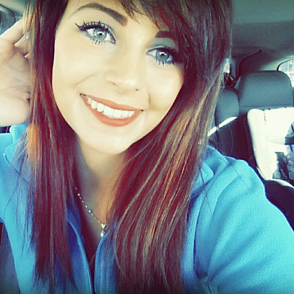 Brenna Wright - Poshmark Profile Picture of Brenna Wright (@brennawright22) on Poshmark