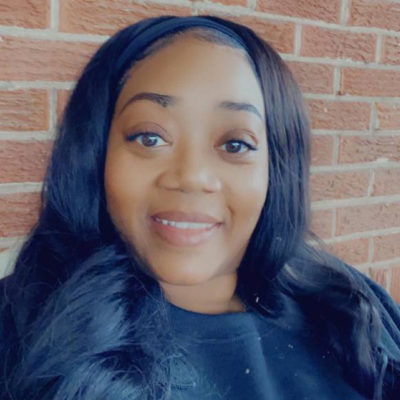 Profile Picture of Carlita Mccroskey (@carlitamccroske) on Poshmark