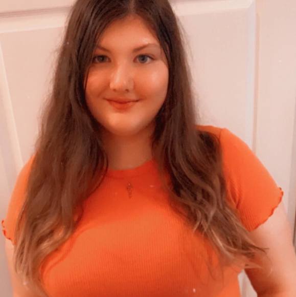 Profile Picture of Laura Ioerger (@lbioerger) on Poshmark