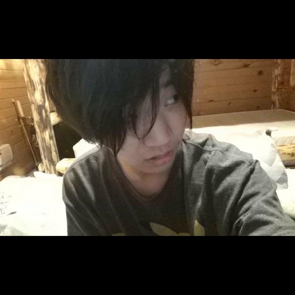 Profile Picture of Andy Kohlhaas (@kloud_jjong) on Poshmark