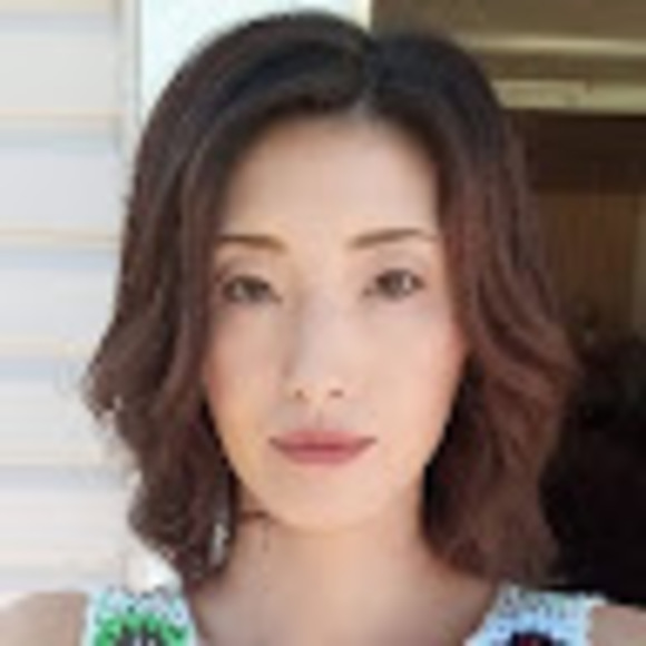 Profile Picture of Nahoko Yoshizawa (@yoshizawanahoko) on Poshmark