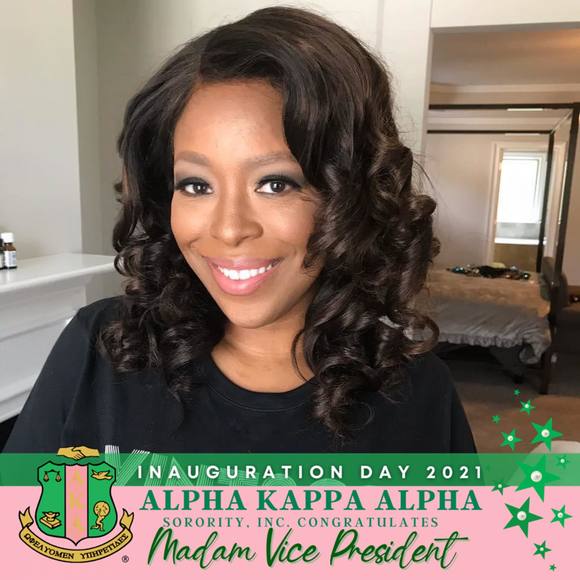 Profile Picture of Kelli Williams (@k_mwilliams) on Poshmark