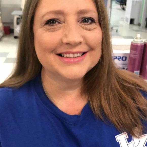 Profile Picture of Roberta Powers (@robertapowers) on Poshmark