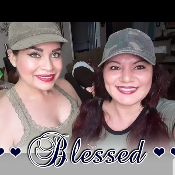 Profile Picture of Arlen Vallecillo (@kitttkat2005) on Poshmark