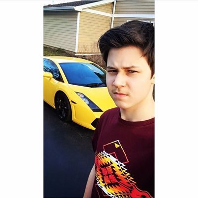 Profile Picture of Peter Pawlak (@ConnaVoid123) on Twitter