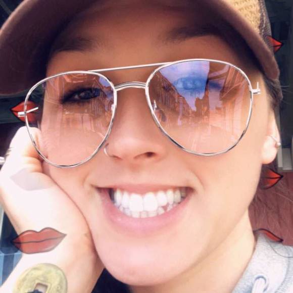 Profile Picture of Kara Written (@karasw0488) on Poshmark