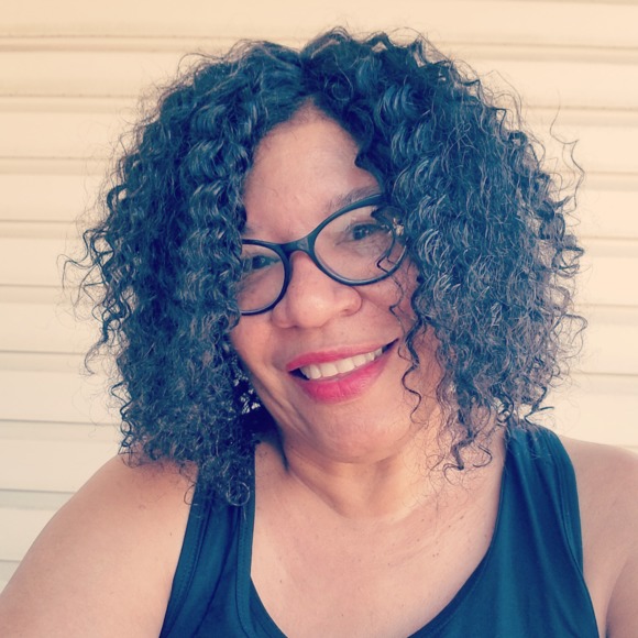 Profile Picture of Joan Hutton (@jazzikash2) on Poshmark