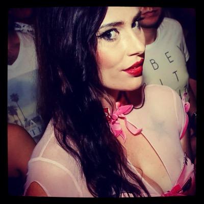 Profile Picture of Daniellecotter (@Danicotter89) on Twitter