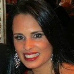 Profile Picture of Karen Levine (@LatinPeach) on Twitter