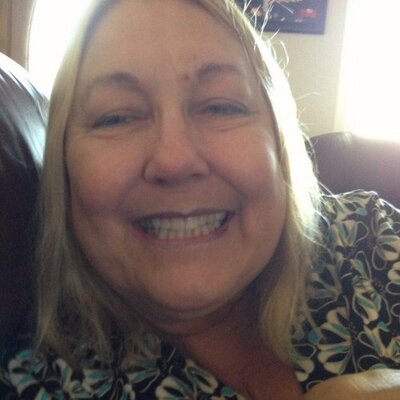 Profile Picture of Debbie Bingham (@dondebbing) on Twitter