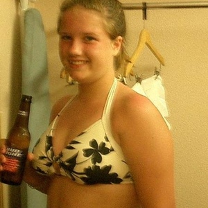 Profile Picture of Rachel Sweatt (@rachelsheree2012) on Myspace