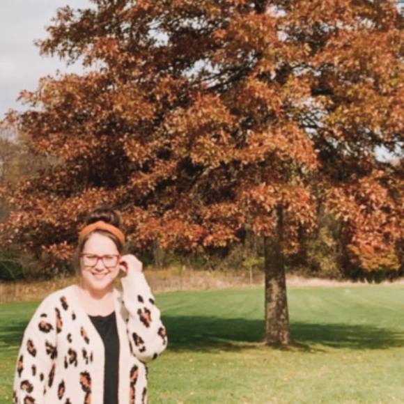 Natashia Thurik - Poshmark Profile Picture of Natashia Thurik (@natashia) on Poshmark