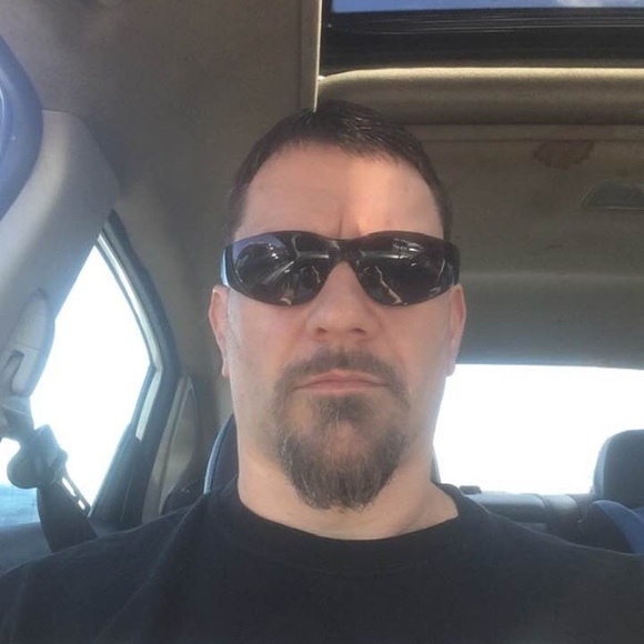 Geremy Mcmanamay - Poshmark Profile Picture of Geremy Mcmanamay (@gmcmanamay) on Poshmark